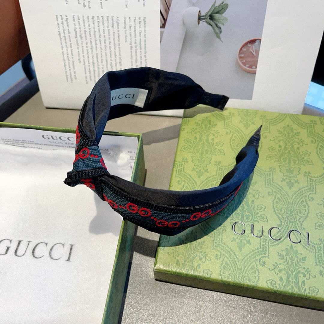 配包装
Gucci古奇 网红经典新款宽版发箍，女神必备单品头箍，非常百搭，时尚潮流！