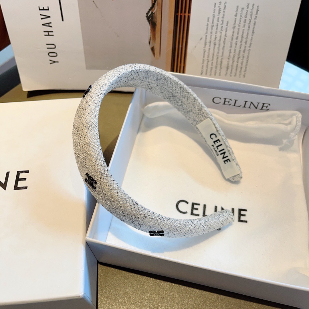 配包装
CELINE（赛琳）新品网红同款发箍，佩戴舒适无压力，造型搭配必备！时尚外出百搭款发饰！