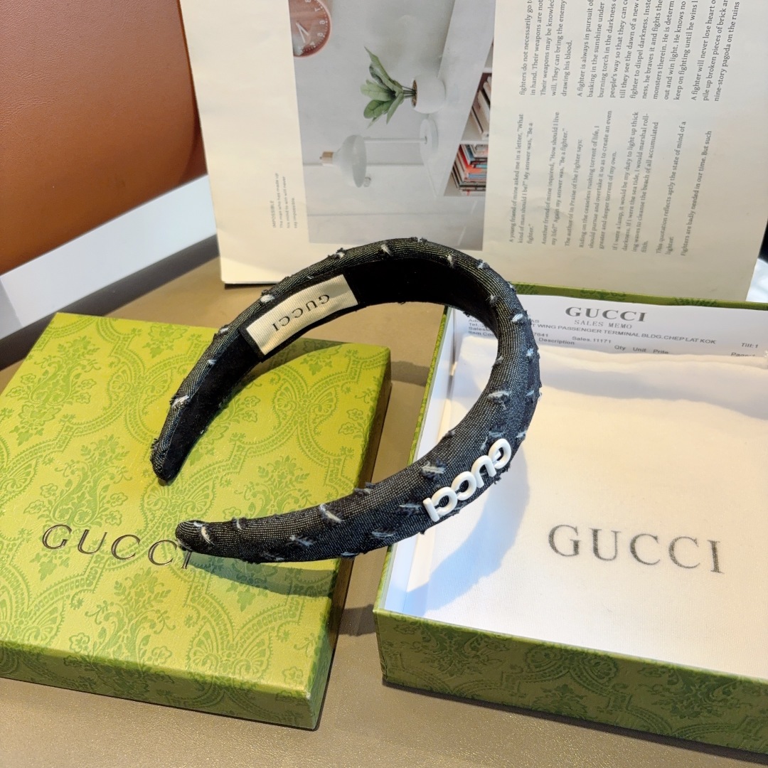 配包装
Gucci古奇 明星经典新款牛仔布发箍，女神必备单品头箍，非常百搭，时尚潮流！