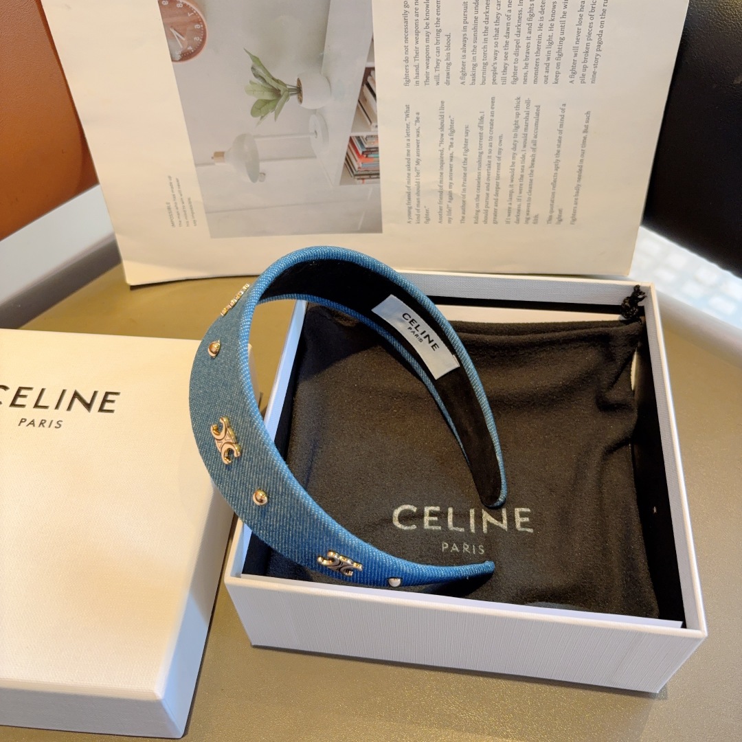 配包装
CELINE（赛琳）官方经典新款牛仔布发箍，女神必备头箍，非常舒时尚百搭，舒适潮流款！