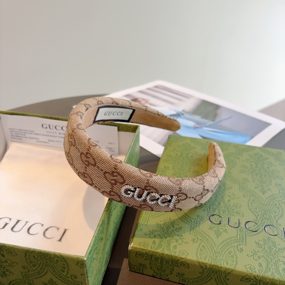 配包装
Gucci古奇 官方经典新款双G发箍，女神必备单品，非常百搭，时尚潮流
