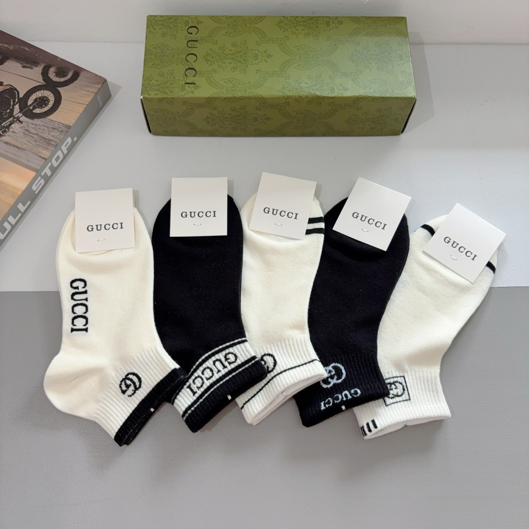 配包装（一盒5双）
GUCCI 古奇 新款短筒袜子！纯棉面料，火爆图案，专柜同步袜子，💛大牌出街，潮人必