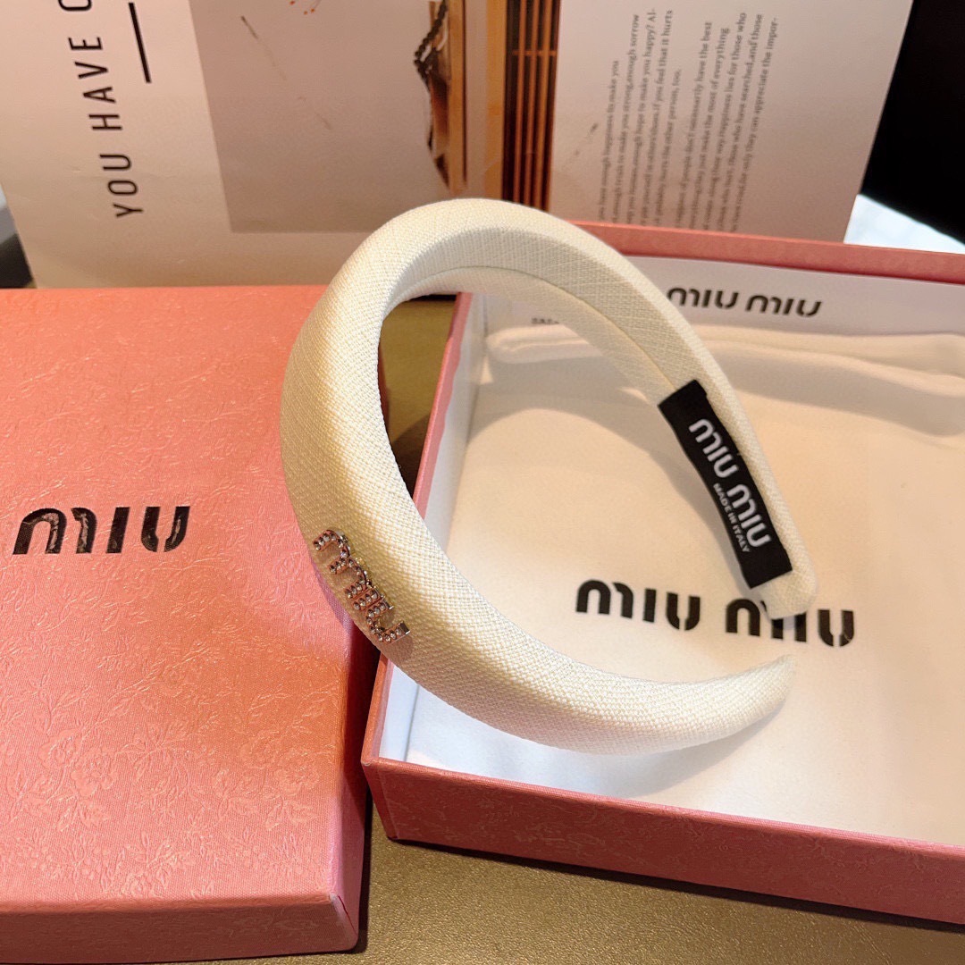 配包装
MIUMIU（缪缪）新款甜美字母手工制作发箍，少女感简约百搭头箍、潮女必备品，超级的高大上！