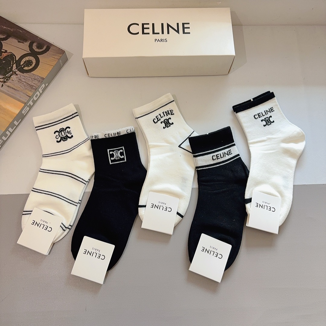 配包装（一盒5双）
CELINE  赛琳 新款船袜！纯棉面料，专柜同步中筒袜子，💛大牌出街，潮人必备🔥超
