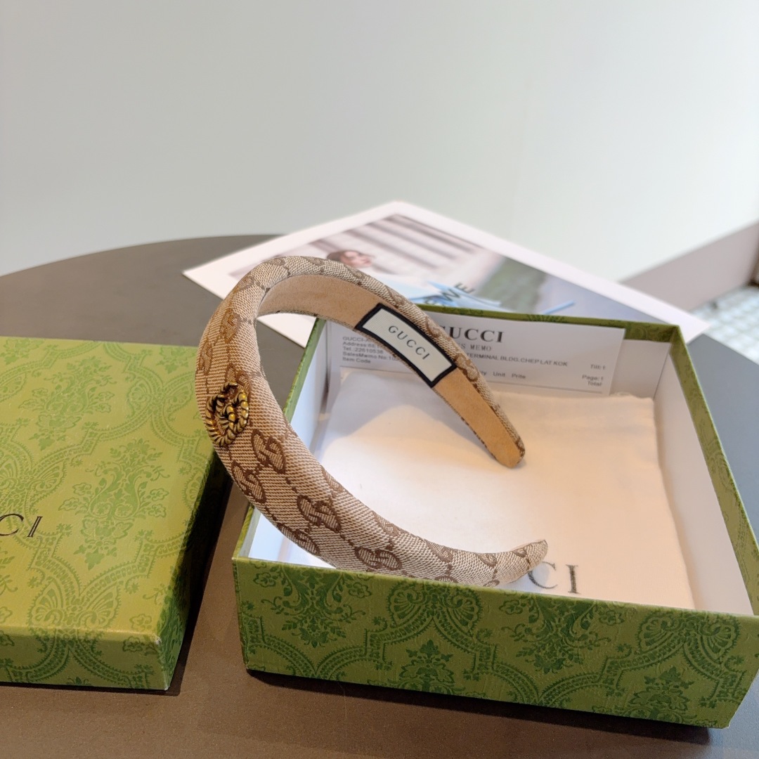 配包装
Gucci古奇 官方经典新款双G发箍，女神必备单品，非常百搭，时尚潮流