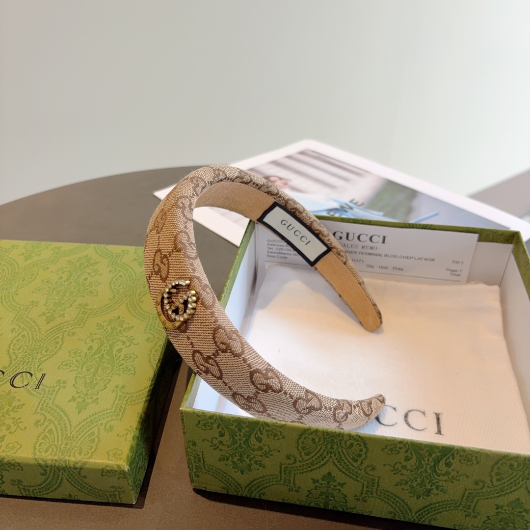 配包装
Gucci古奇 官方经典新款双G发箍，女神必备单品，非常百搭，时尚潮流