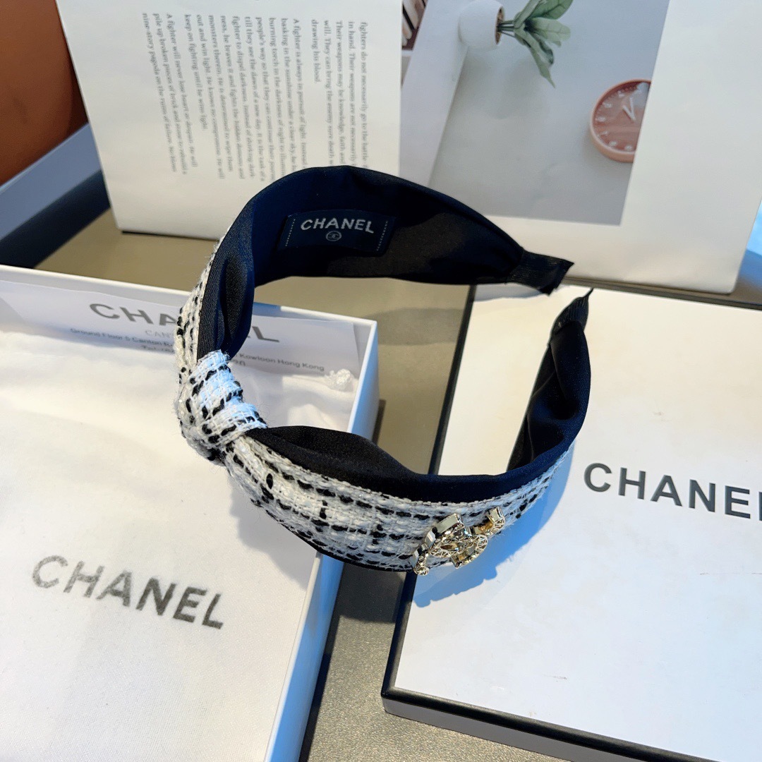 配包装
CHANEL（香奈儿）最新款小香风宽边发箍，复古头箍，网红爆款推荐 搭配高端材质，超精致，时尚百