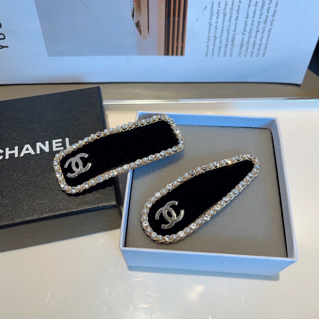 配包装 （一对）CHANEL （香奈儿） 高端新款植绒水钻珍珠气质发夹BB夹、经典字母logo边夹刘海夹