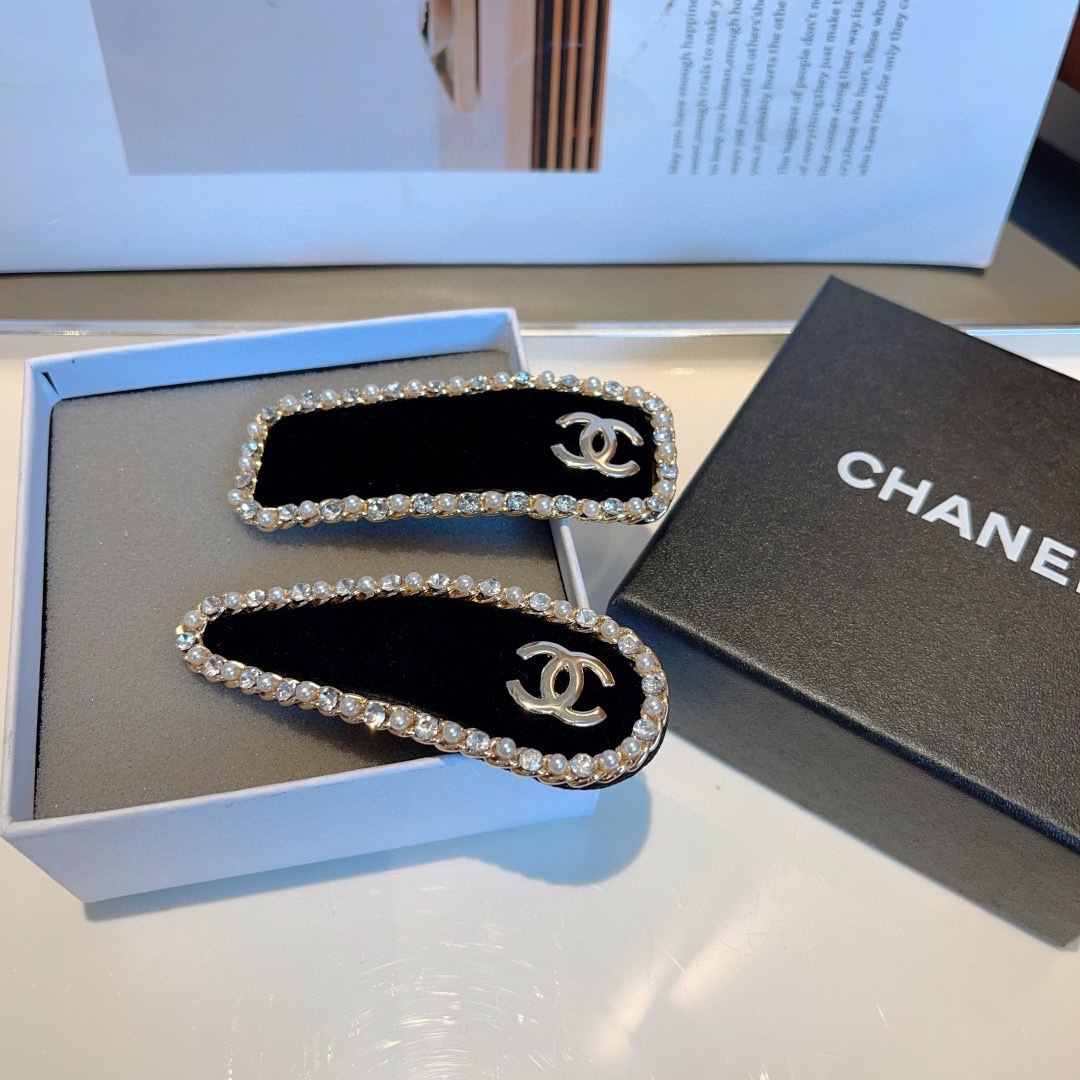 配包装 （一对）CHANEL （香奈儿） 高端新款植绒水钻珍珠气质发夹BB夹、经典字母logo边夹刘海夹
