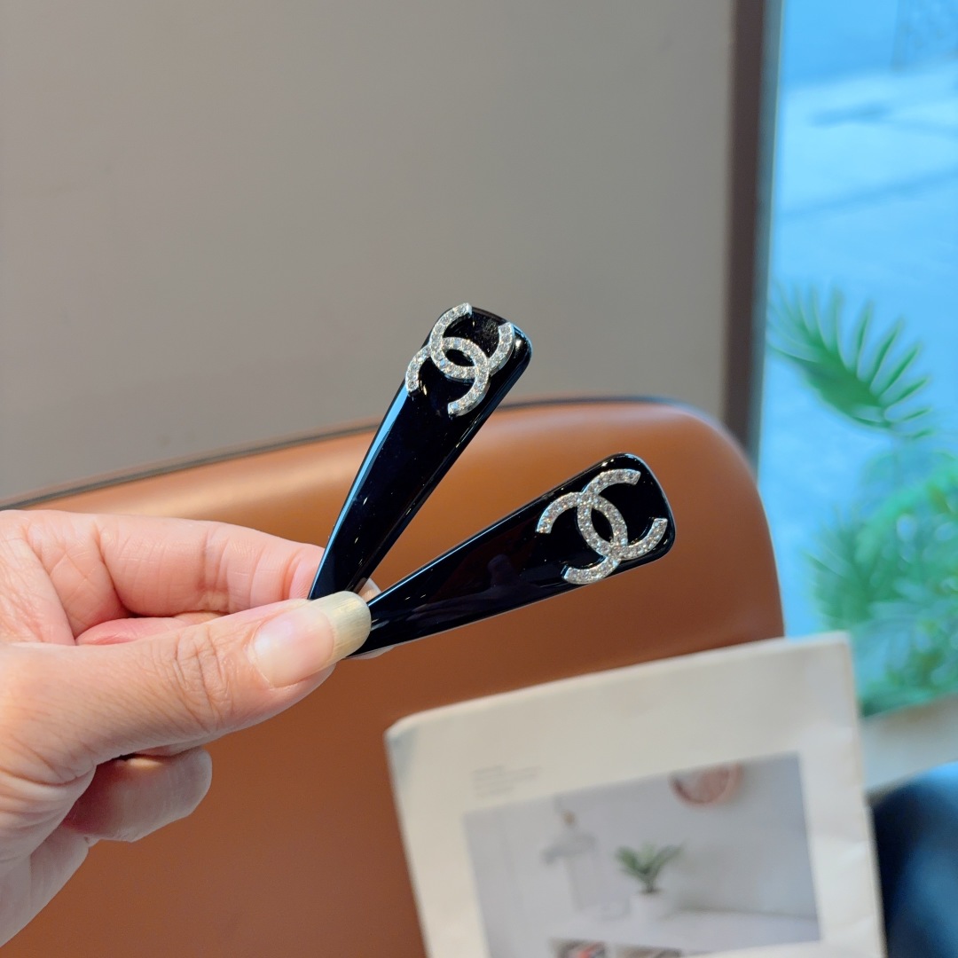 配包装 （一对）CHANEL （香奈儿） 高端新款发夹BB夹、经典字母logo边夹刘海夹发饰， 高级感日
