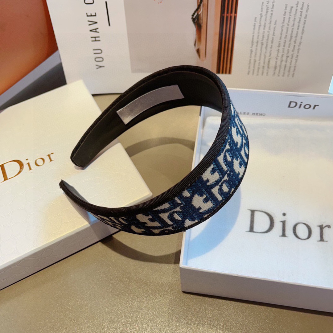 配包装Dior（迪奥） 新款高版本D家正版刺绣发箍, 外出百搭款宽边防滑头箍、让你的魅力绽放 清新淑女时