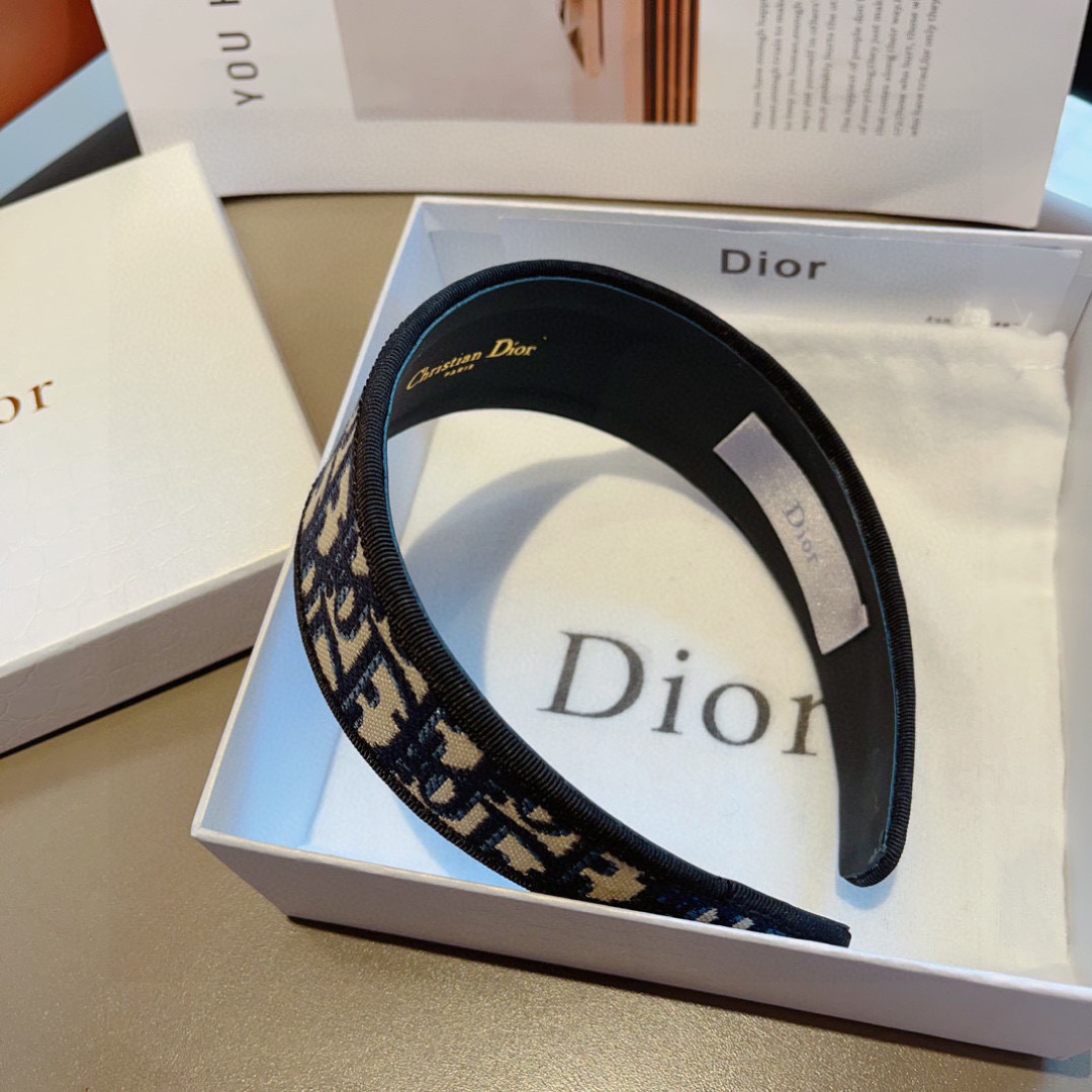 配包装Dior（迪奥） 新款高版本D家正版刺绣发箍, 外出百搭款宽边防滑头箍、让你的魅力绽放 清新淑女时