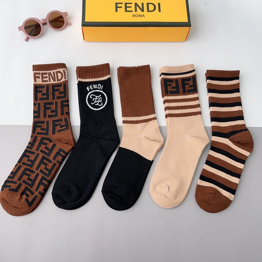 配包装（一盒5双）FENDI 芬迪 字母双Ｆ爆款中长筒袜，纯棉面料， 专柜同款 💓纯棉面料，实用好穿 柔