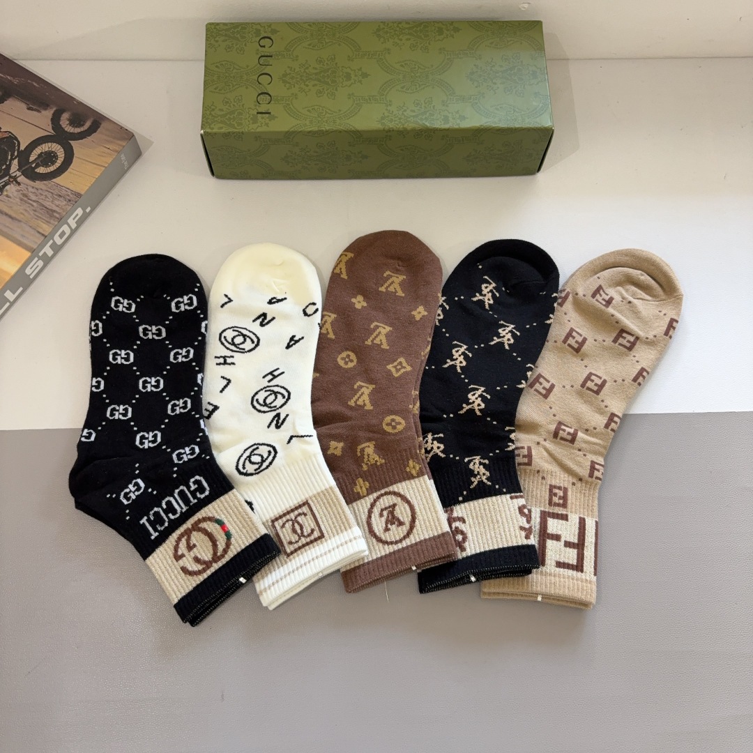 配包装（一盒5双）GUCCI 古奇 新款中筒袜子！纯棉面料，早秋款中筒袜子，💛大牌出街，潮人必备🔥超好搭