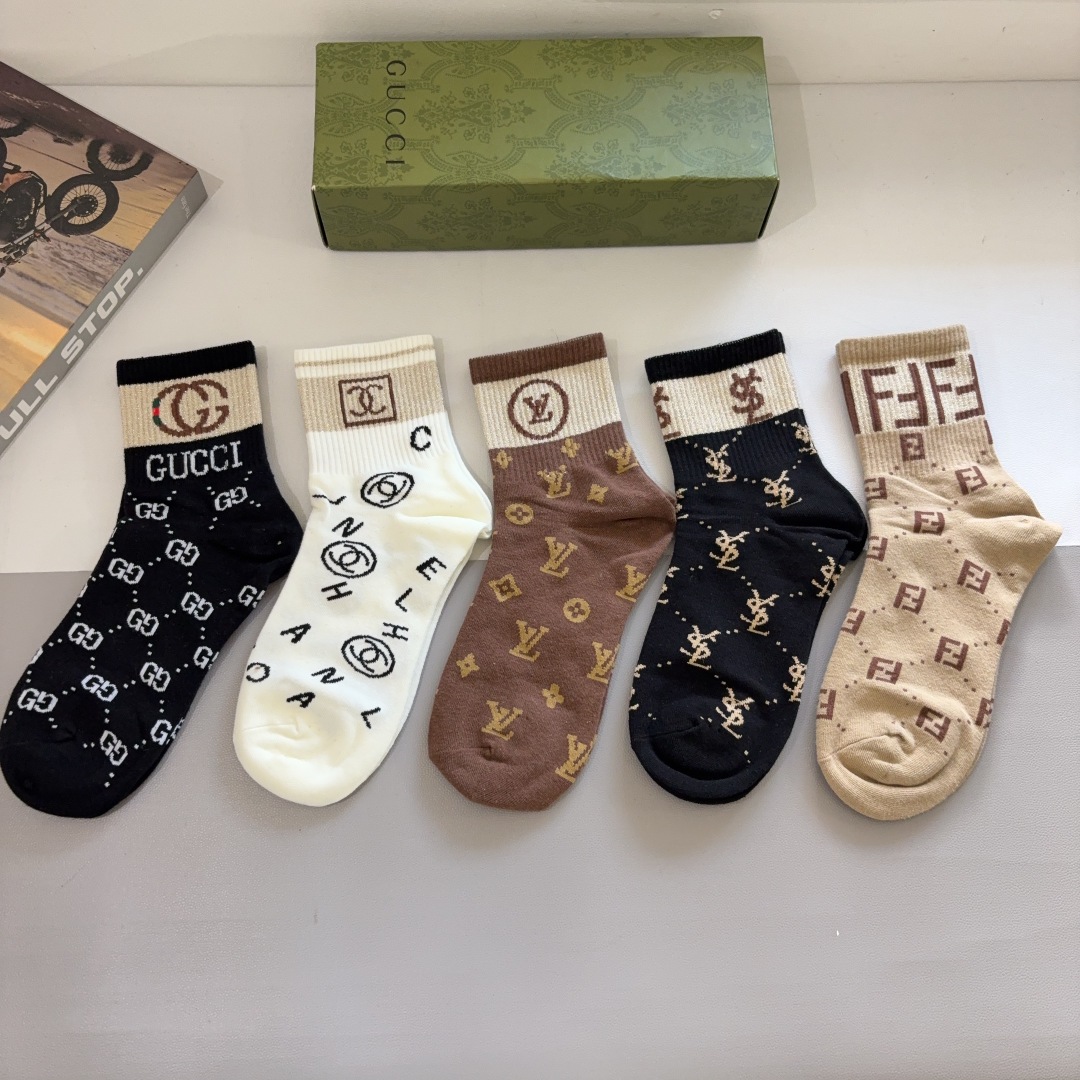 配包装（一盒5双）GUCCI 古奇 新款中筒袜子！纯棉面料，早秋款中筒袜子，💛大牌出街，潮人必备🔥超好搭