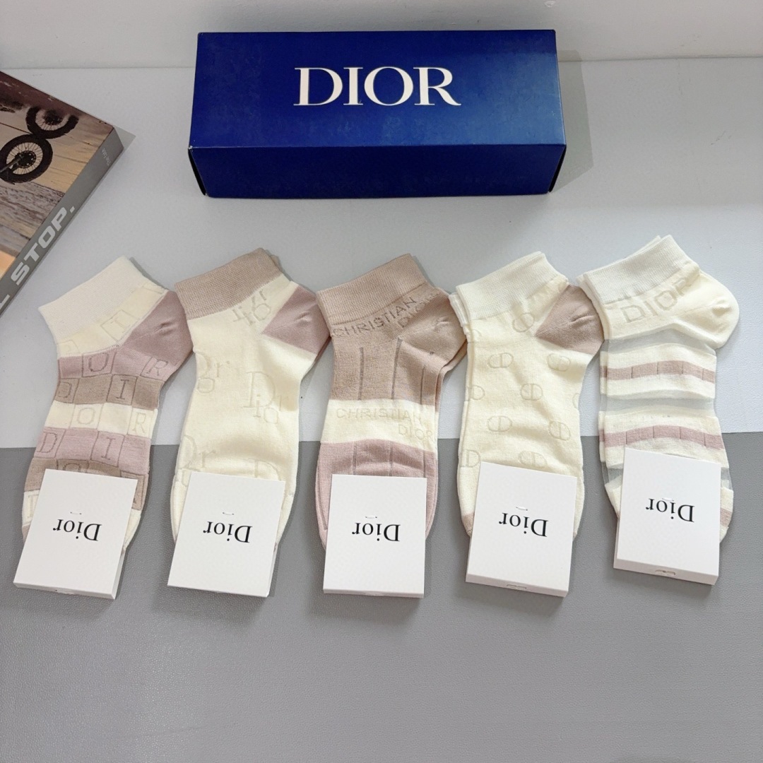 配包装（一盒5双） 🌟 Dior （迪奥） 竹棉材质袜子 潮人必备爆款，经典字母logo船袜，个性时尚百