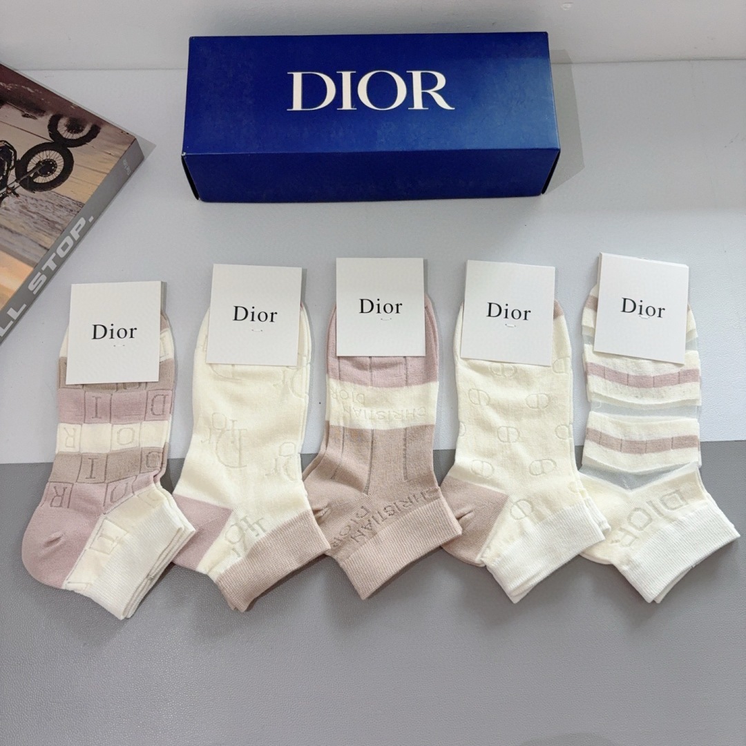 配包装（一盒5双） 🌟 Dior （迪奥） 竹棉材质袜子 潮人必备爆款，经典字母logo船袜，个性时尚百