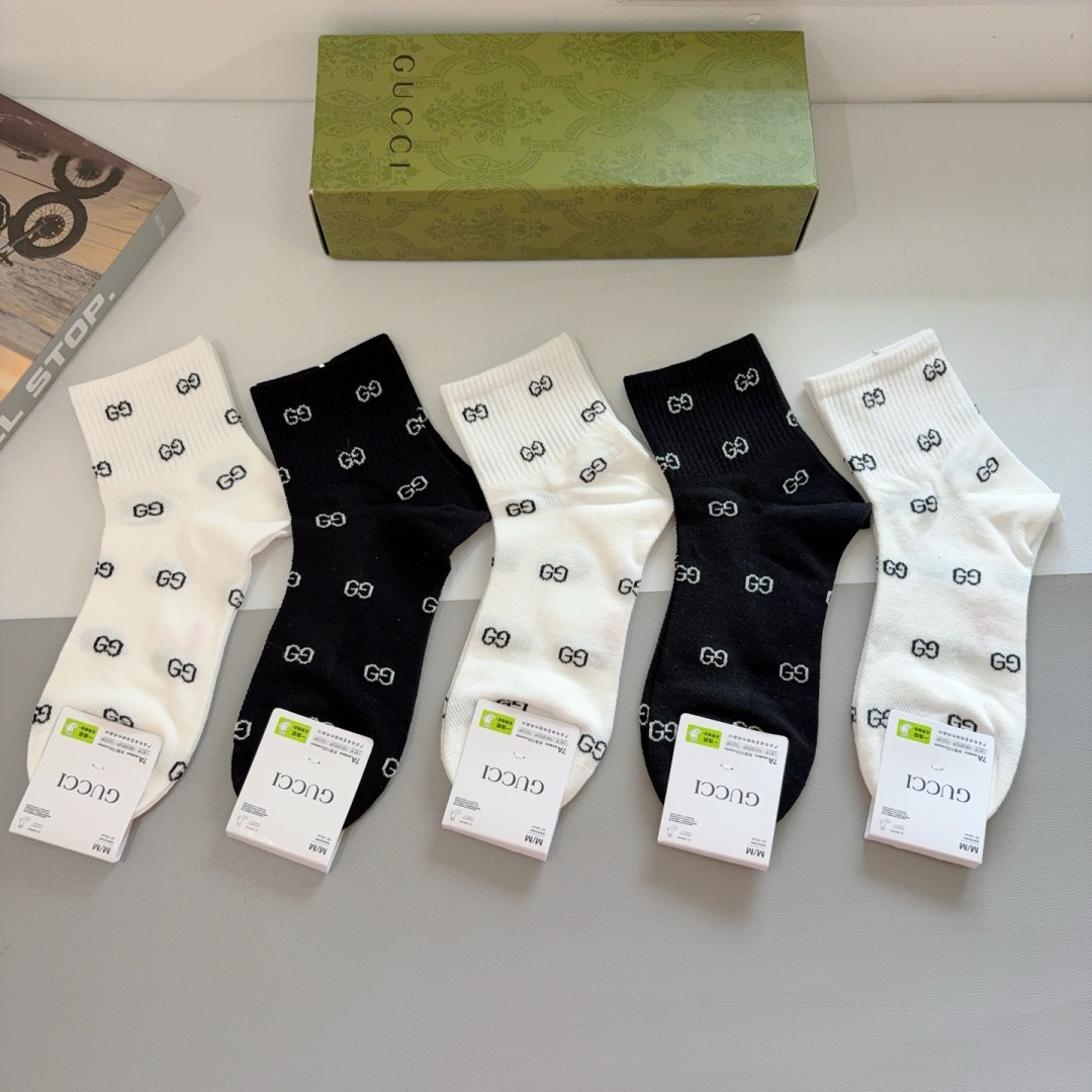 配包装（一盒5双） Gucci 古奇 ins超火爆小单品男女中筒袜子，纯棉面料，潮人必备 ，Gucci 