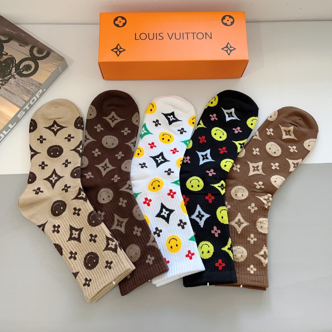 配包装（一盒5双） 🌟 LV 路易威登 经典字母logo长筒袜子，纯棉面料 、你值得拥有哦💗超柔软材质，