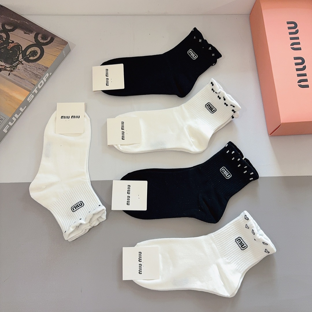 配包装【一盒5双】miumiu · 缪缪 高品质🔥超级爆款网红中筒袜子❗️ins明星网红推荐❗️火爆至极
