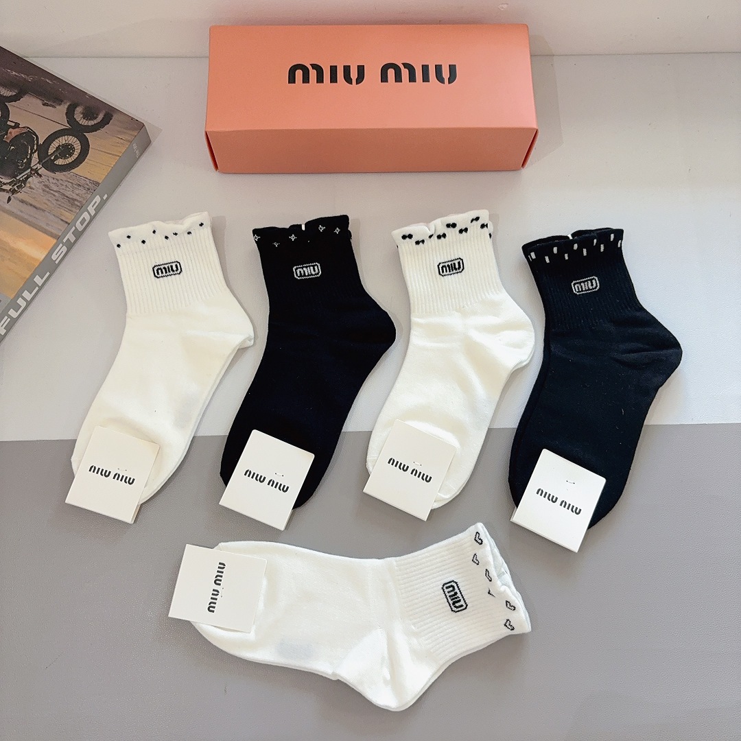 配包装【一盒5双】miumiu · 缪缪 高品质🔥超级爆款网红中筒袜子❗️ins明星网红推荐❗️火爆至极