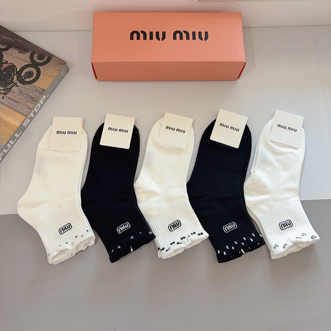 配包装【一盒5双】miumiu · 缪缪 高品质🔥超级爆款网红中筒袜子❗️ins明星网红推荐❗️火爆至极