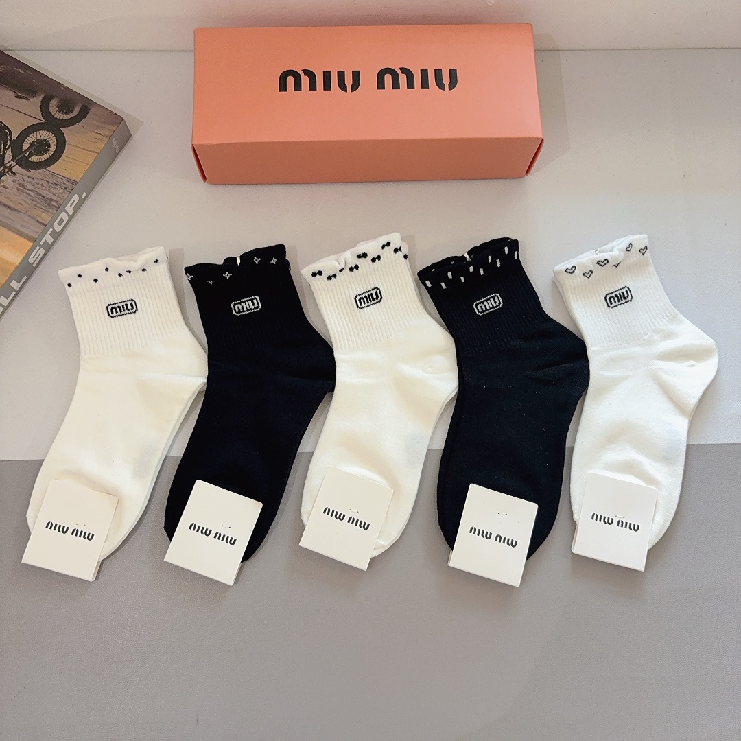 配包装【一盒5双】miumiu · 缪缪 高品质🔥超级爆款网红中筒袜子❗️ins明星网红推荐❗️火爆至极
