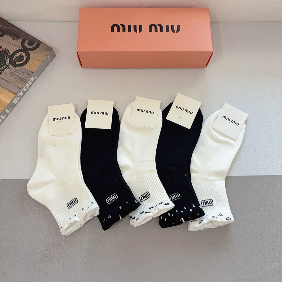 配包装【一盒5双】miumiu · 缪缪 高品质🔥超级爆款网红中筒袜子❗️ins明星网红推荐❗️火爆至极