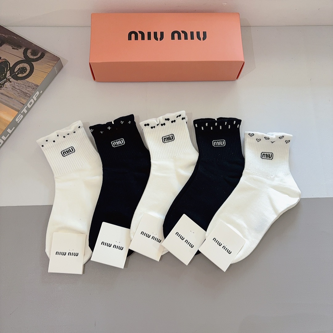 配包装【一盒5双】miumiu · 缪缪 高品质🔥超级爆款网红中筒袜子❗️ins明星网红推荐❗️火爆至极