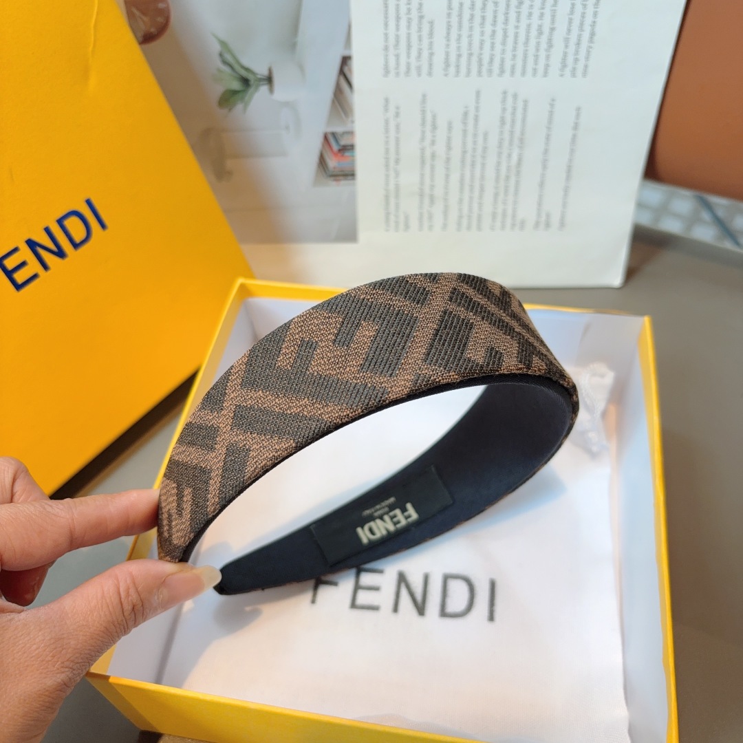 配包装FENDI（芬迪） 经典新款高版本双层大牌发箍, 网红爆款双F字母防滑头箍、让你的魅力绽放 清新淑