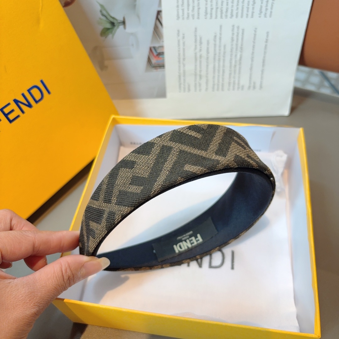 配包装FENDI（芬迪） 经典新款高版本双层大牌发箍, 网红爆款双F字母防滑头箍、让你的魅力绽放 清新淑