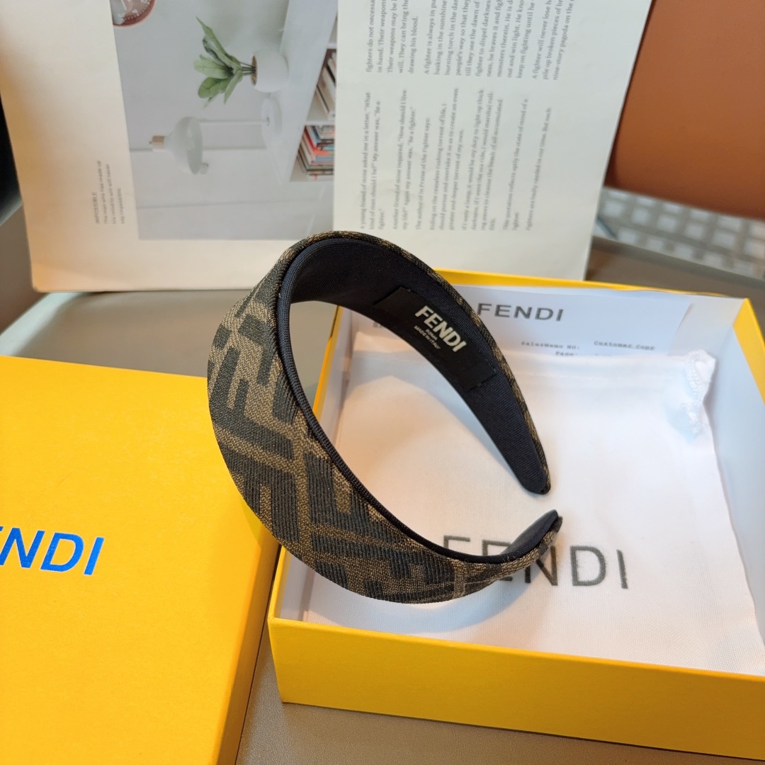 配包装FENDI（芬迪） 经典新款高版本双层大牌发箍, 网红爆款双F字母防滑头箍、让你的魅力绽放 清新淑