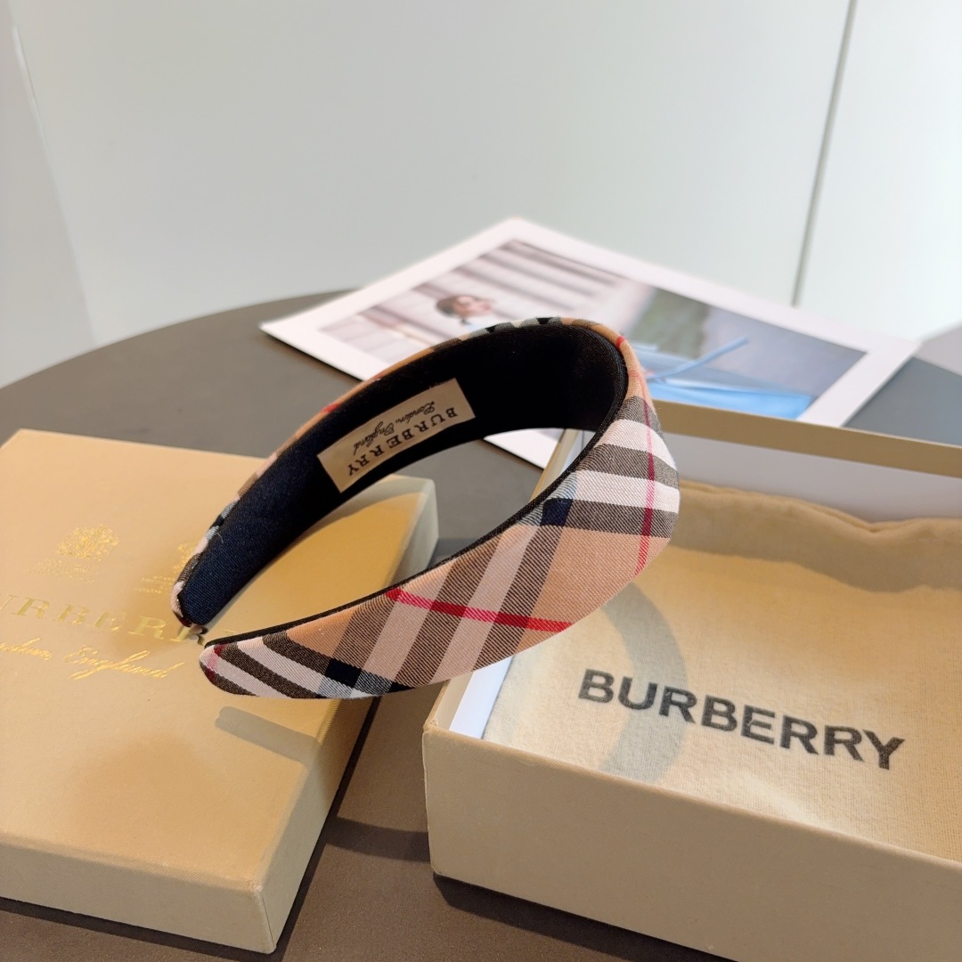 配包装巴宝莉BURBERRY 高版本新款双层宽边发箍，客供面料 🎀非常耐看又百搭、适合各种场合搭配！