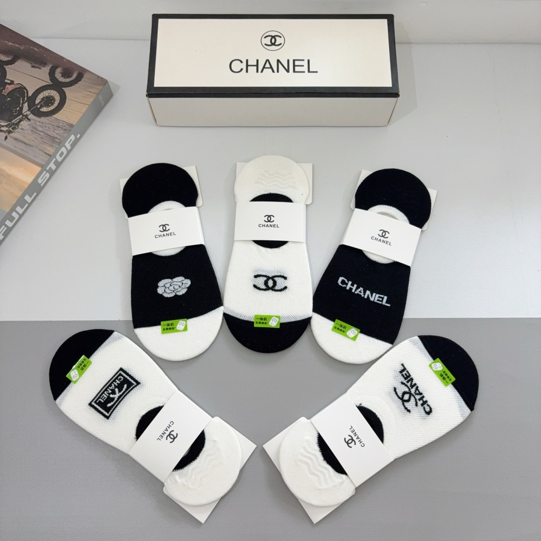 配包装（一盒5双） 🌟 CHANEL （香奈儿）新款竹棉透气船袜，潮人必备款袜子 超柔软材质，舒适透气，