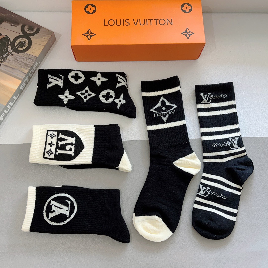 配包装（一盒5双） 🌟 LV 路易威登 超火经典字母logo长筒袜，个性时尚百搭款，你值得拥有哦💗精梳棉