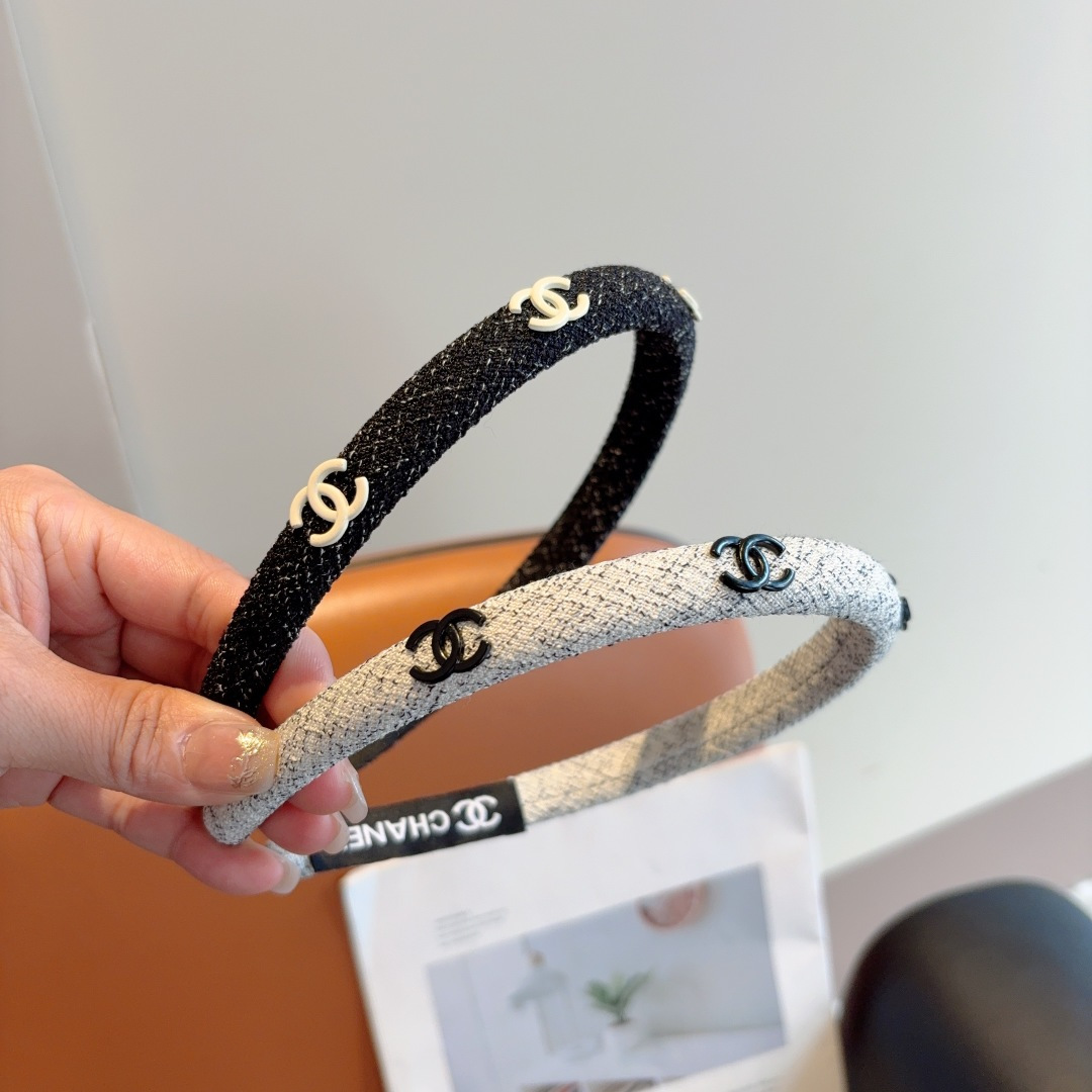 NO:372098,Packaging CHANEL (Chanel) new exquisite letter headband, retro internet celebrity headband, paired with high-end materials, super exquisite, fashionable and high-end versatile style. Multi-color optional hairpins, hairpins, chanel, chanel, hairpins19860909配包装 CHANEL（香奈儿）新款精美字母发箍,复古网红爆款头箍 搭配高端材质,超精致,时尚高级百搭款.多色可选发夹,发夹,chanel,chanel,hairpins,accessory