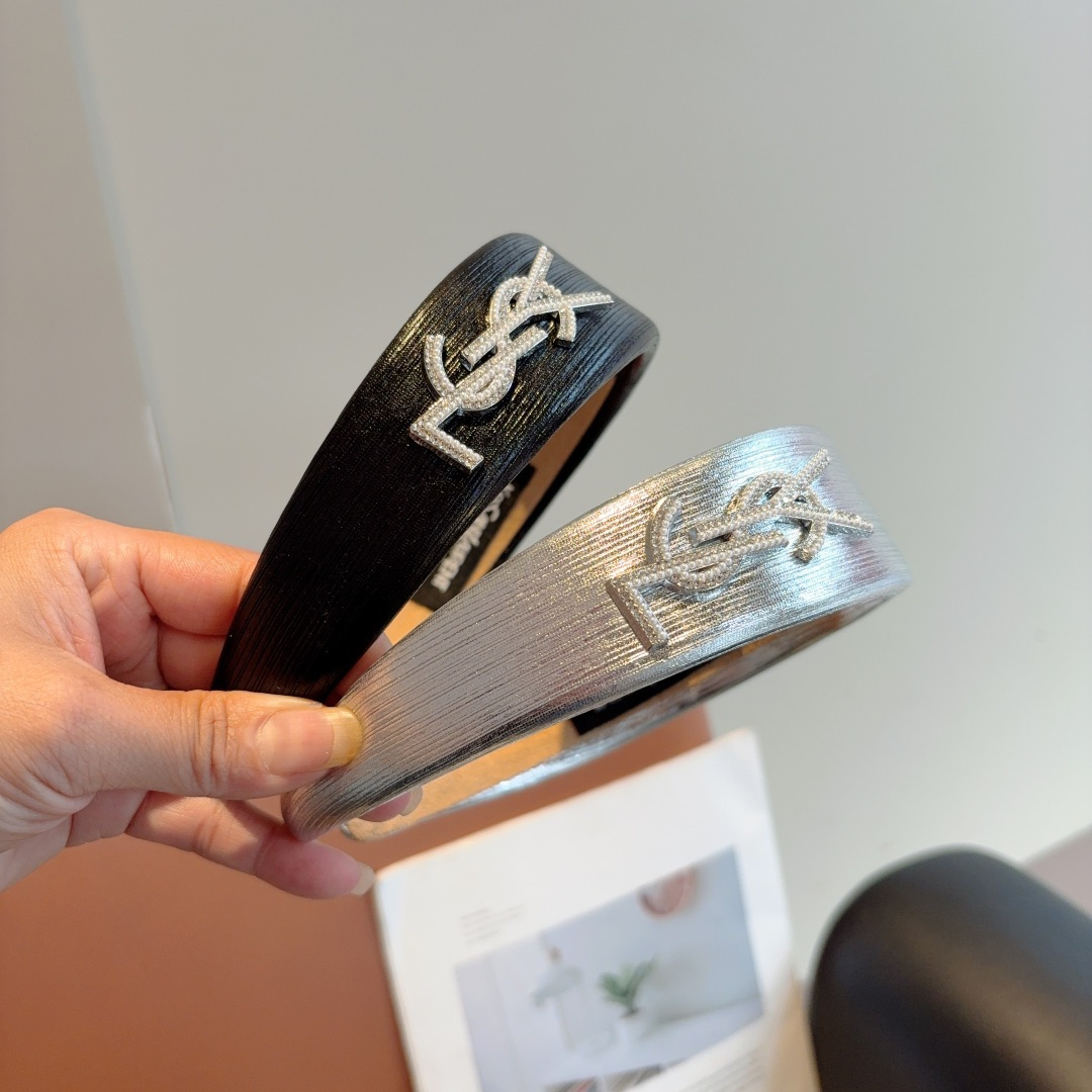 NO:372226,Packaged by Saint Laurent, the new Korean sponge headband, the original single headband is simple and versatile, a must-have for trendy women, super high-end!  hairpins, hairpins, saint laurent, hairpins19860909配包装 圣罗兰 新款韩国海绵发箍,原单头箍简约百搭,潮女必备品,超级的高大上！发夹,发夹,saint laurent,hairpins,accessory