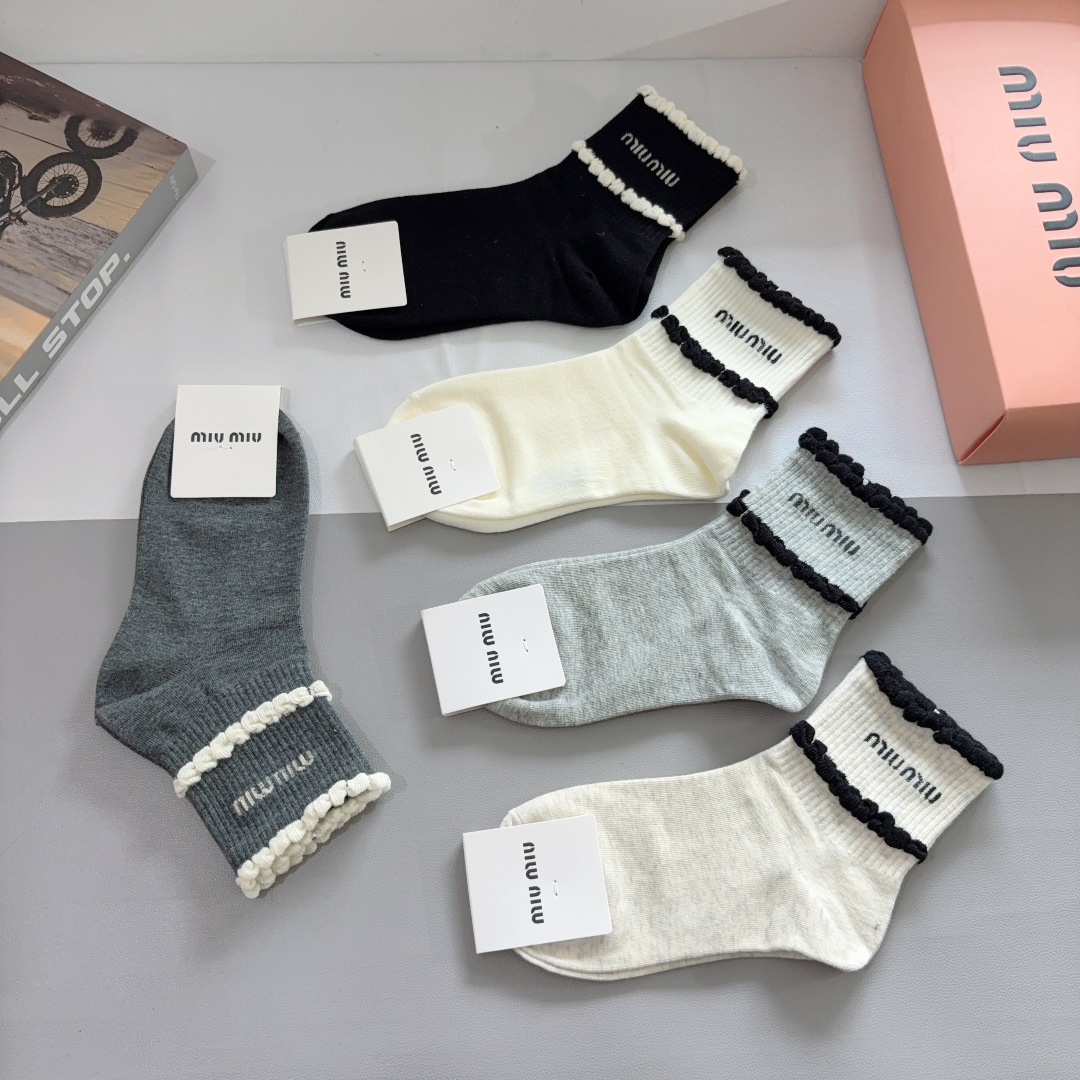 配包装【一盒5双】miumiu · 缪缪 高品质🔥超级爆款网红中筒袜子❗️ins明星网红推荐❗️火爆至极
