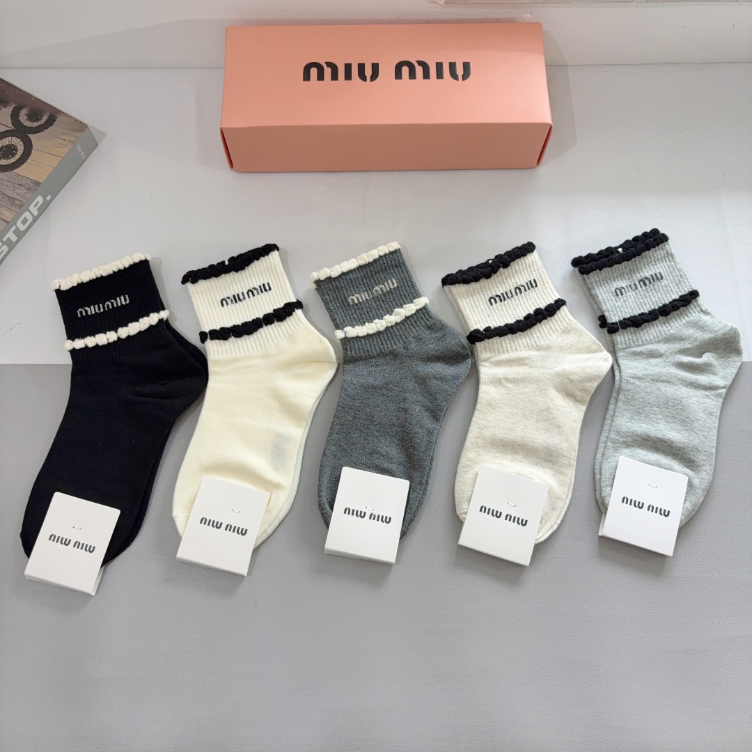 配包装【一盒5双】miumiu · 缪缪 高品质🔥超级爆款网红中筒袜子❗️ins明星网红推荐❗️火爆至极