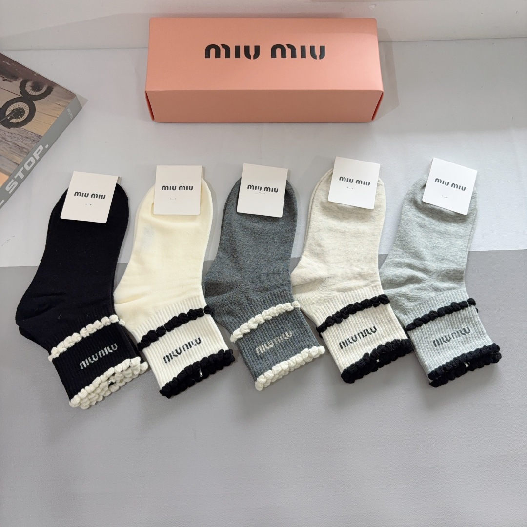 配包装【一盒5双】miumiu · 缪缪 高品质🔥超级爆款网红中筒袜子❗️ins明星网红推荐❗️火爆至极