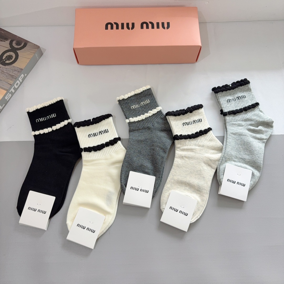 配包装【一盒5双】miumiu · 缪缪 高品质🔥超级爆款网红中筒袜子❗️ins明星网红推荐❗️火爆至极
