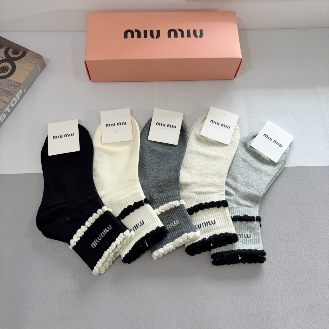 配包装【一盒5双】miumiu · 缪缪 高品质🔥超级爆款网红中筒袜子❗️ins明星网红推荐❗️火爆至极