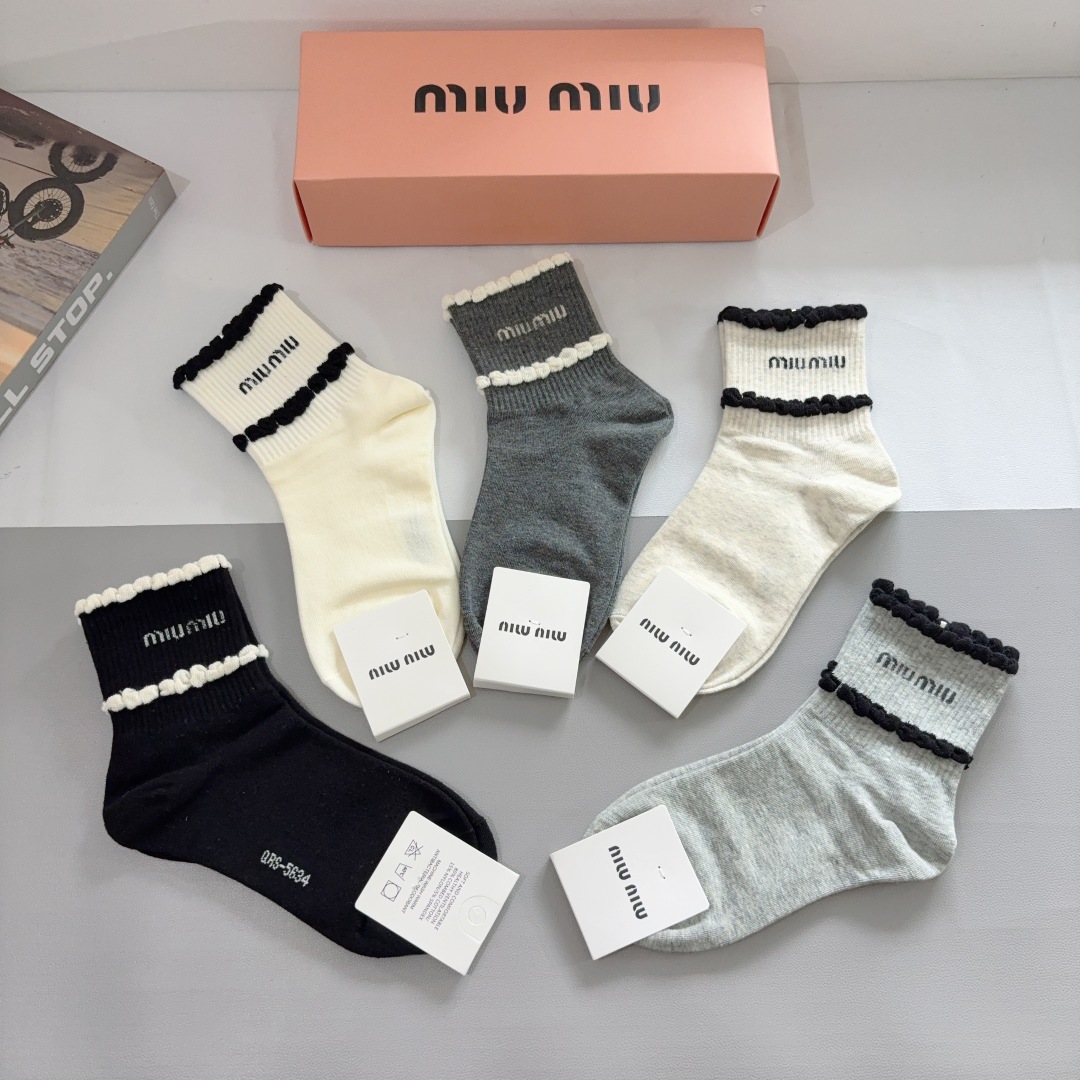 配包装【一盒5双】miumiu · 缪缪 高品质🔥超级爆款网红中筒袜子❗️ins明星网红推荐❗️火爆至极