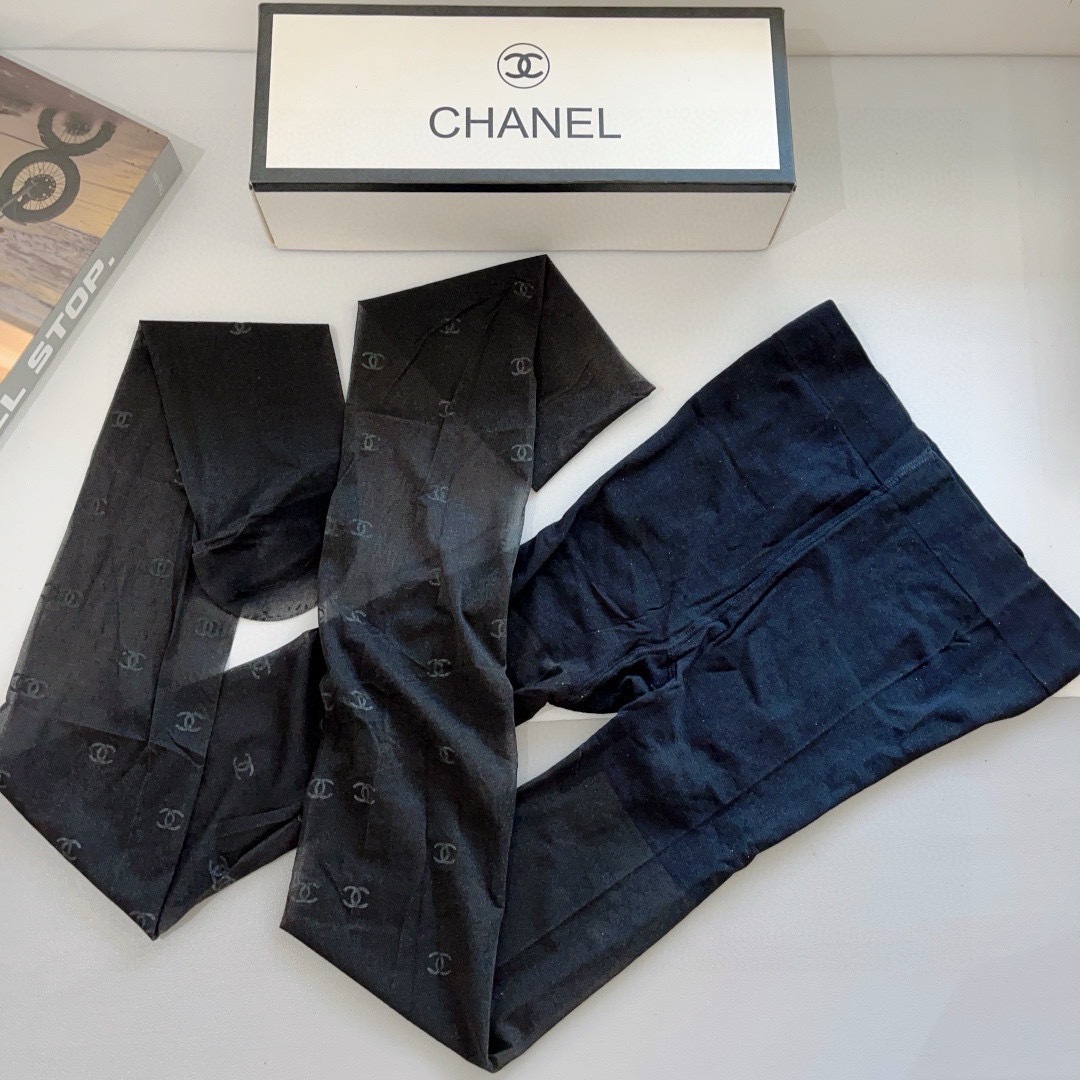 配包装【一盒1双】🌟CHANEL 香奈儿 爆款经典胶印小logo字母连裤袜！好看到爆炸 ，欧美大牌丝袜🔥