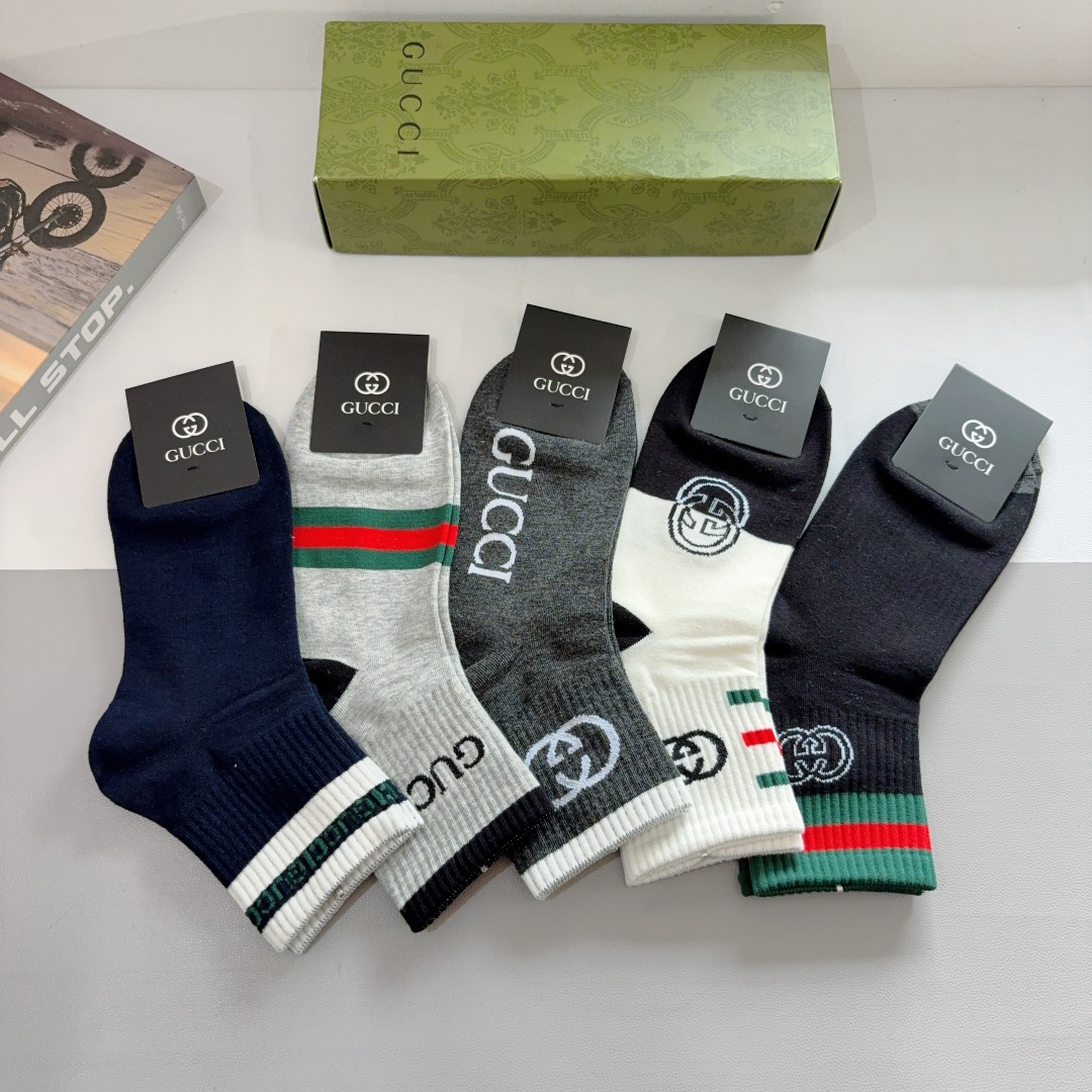 配包装（一盒5双） Gucci 古奇 新款中筒男款袜子，纯棉面料，潮人必备 ，Gucci 爆款，经典双G