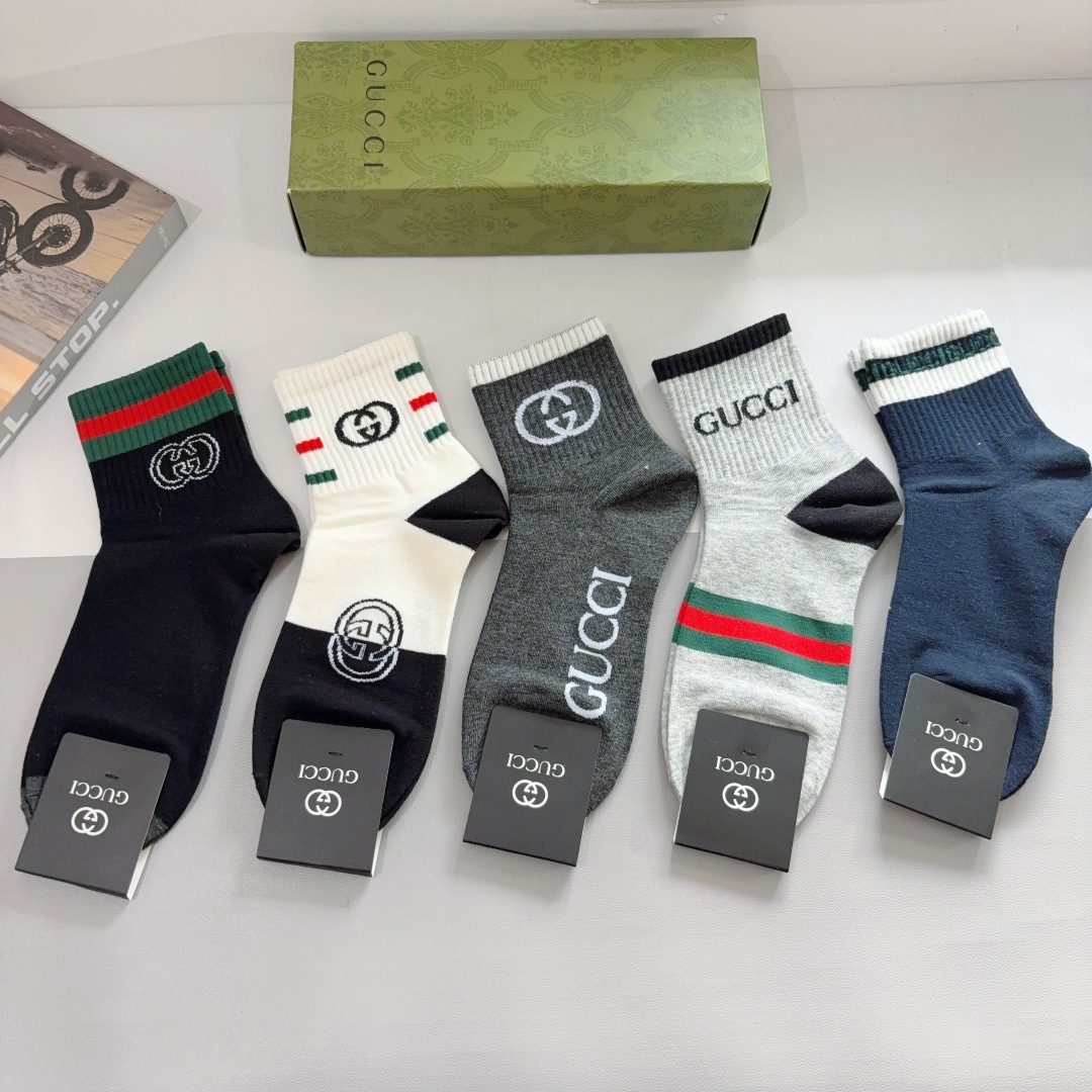 配包装（一盒5双） Gucci 古奇 新款中筒男款袜子，纯棉面料，潮人必备 ，Gucci 爆款，经典双G