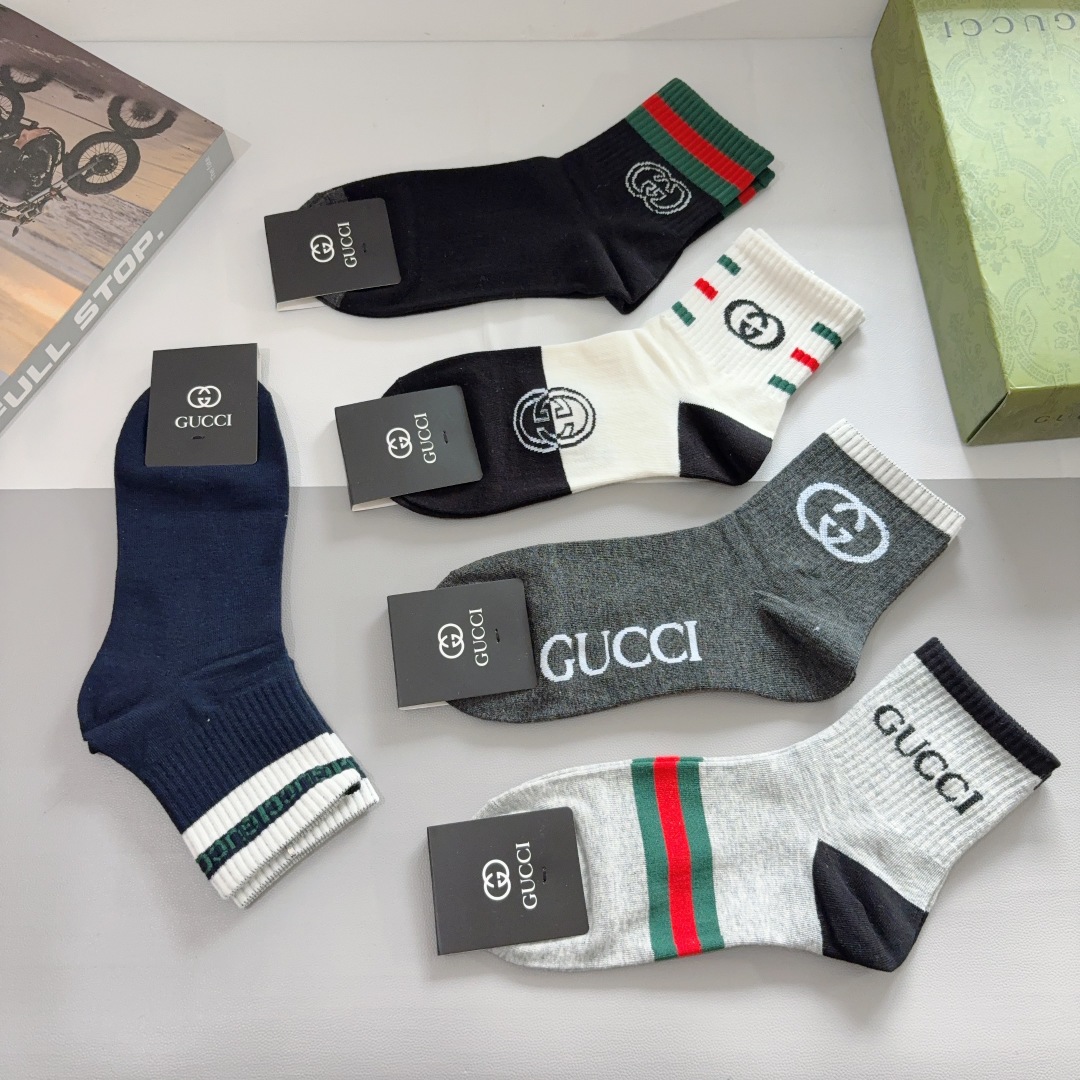 配包装（一盒5双） Gucci 古奇 新款中筒男款袜子，纯棉面料，潮人必备 ，Gucci 爆款，经典双G