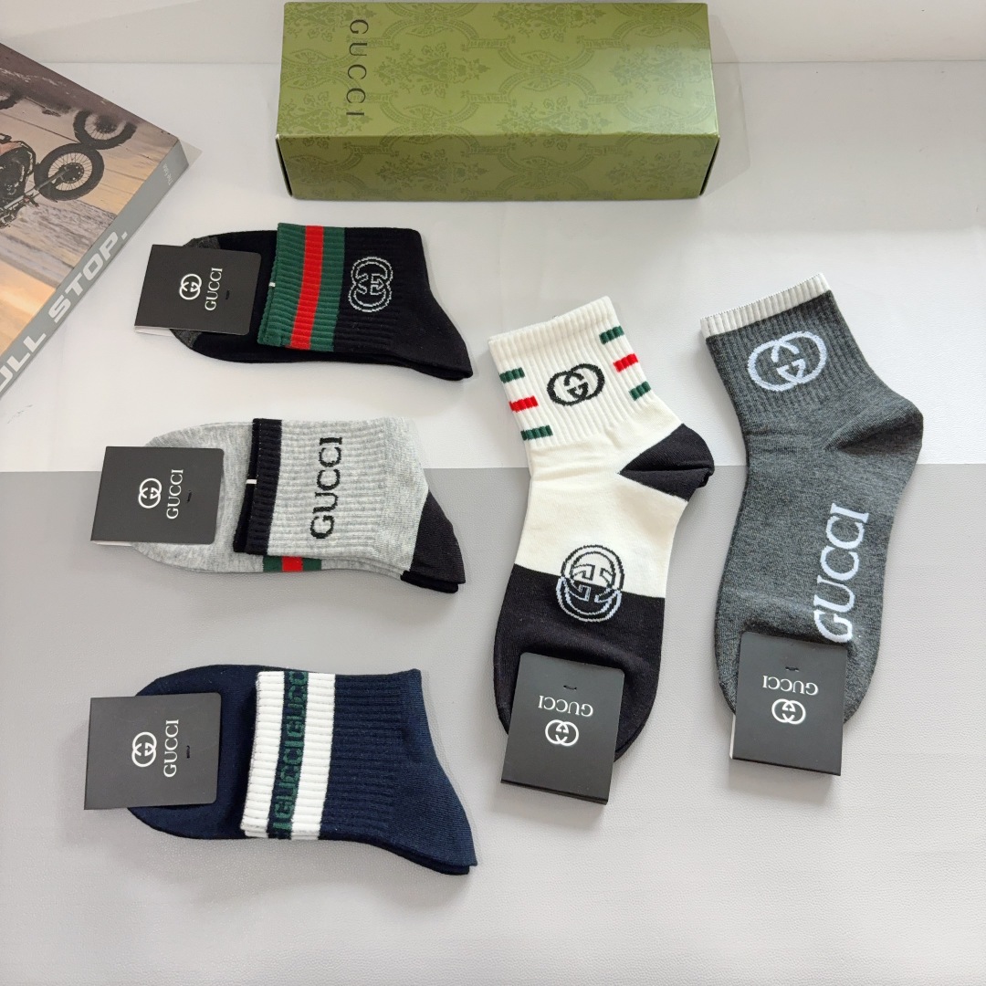 配包装（一盒5双） Gucci 古奇 新款中筒男款袜子，纯棉面料，潮人必备 ，Gucci 爆款，经典双G
