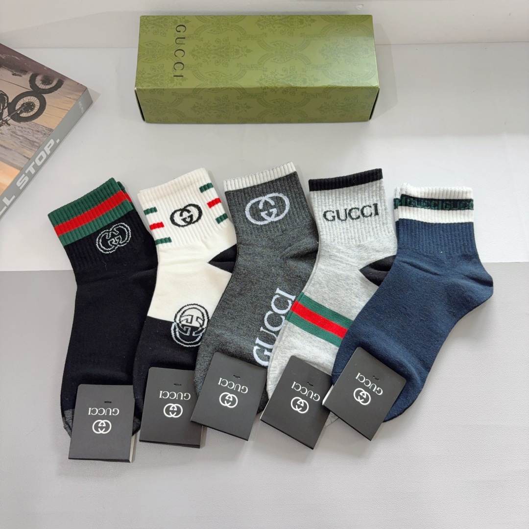 配包装（一盒5双） Gucci 古奇 新款中筒男款袜子，纯棉面料，潮人必备 ，Gucci 爆款，经典双G