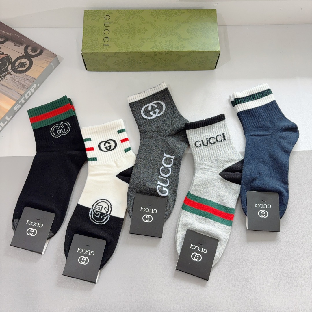配包装（一盒5双） Gucci 古奇 新款中筒男款袜子，纯棉面料，潮人必备 ，Gucci 爆款，经典双G